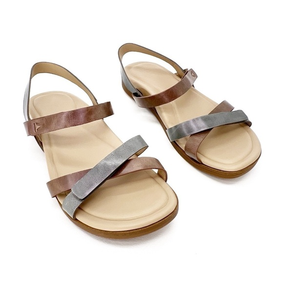 Abeo Kai Sandals - Picture 13 of 13